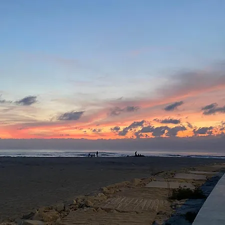 A 3mn A Pied De La Plage, A Apartment *