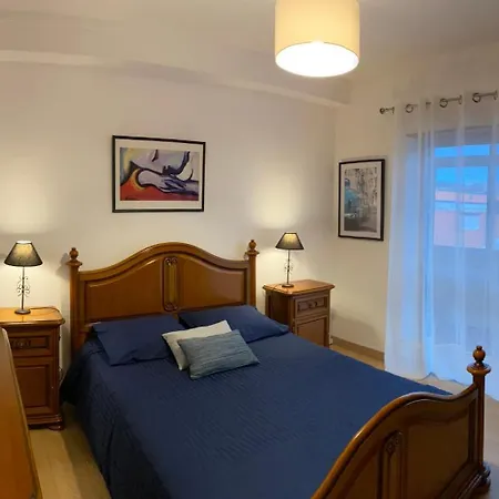 A 3mn A Pied De La Plage, A *